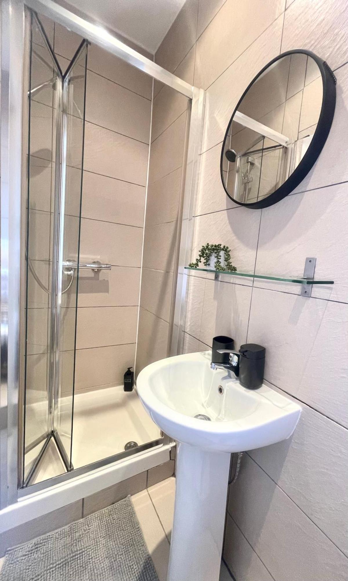 לונדון A Fantastic One Double Bedroom Flat מראה חיצוני תמונה