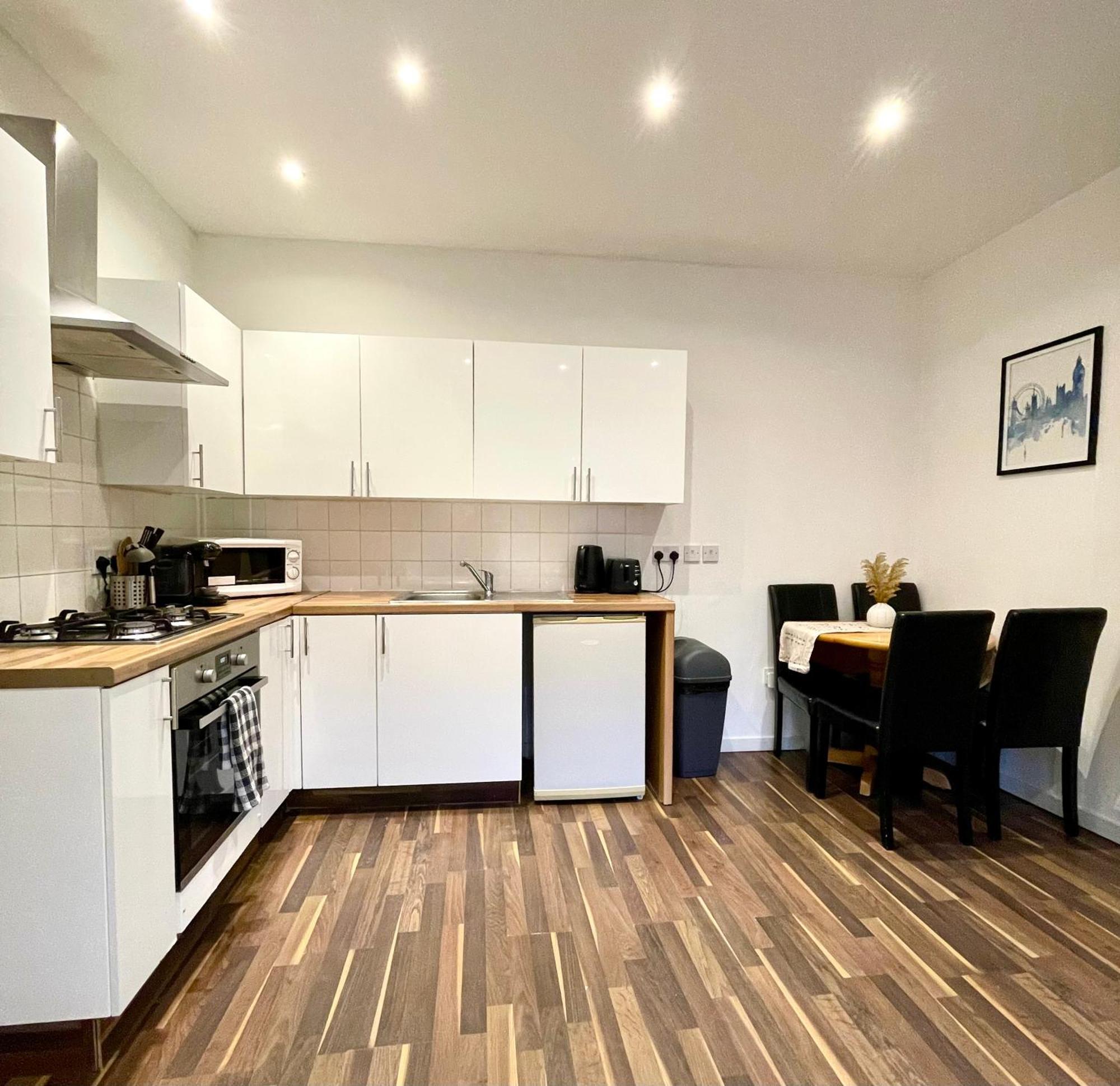 לונדון A Fantastic One Double Bedroom Flat מראה חיצוני תמונה
